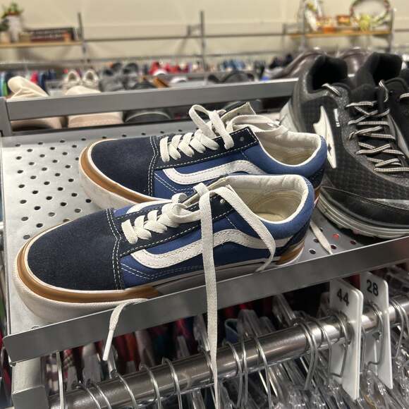Vans - Picture 1 of 3